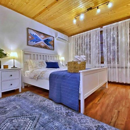 The Secret Lodge- New With Private Garage, Entire House Βελίκο Τίρνοβο Εξωτερικό φωτογραφία
